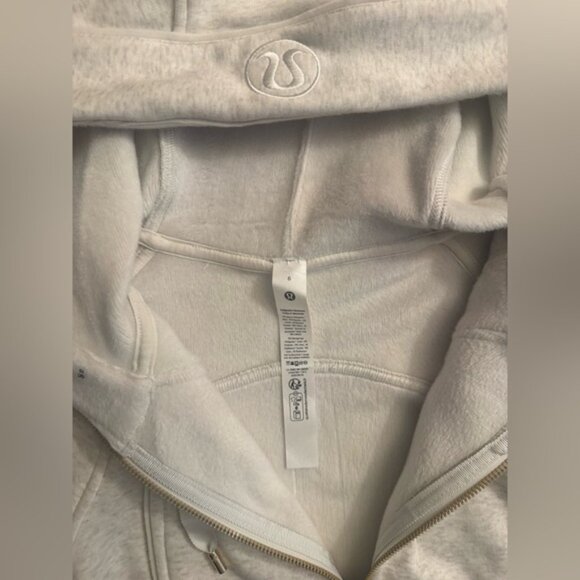 Lululemon Scuba full zip hoodie plush. Heathered Bone with gold zipper. Size 6 - Picture 12 of 16